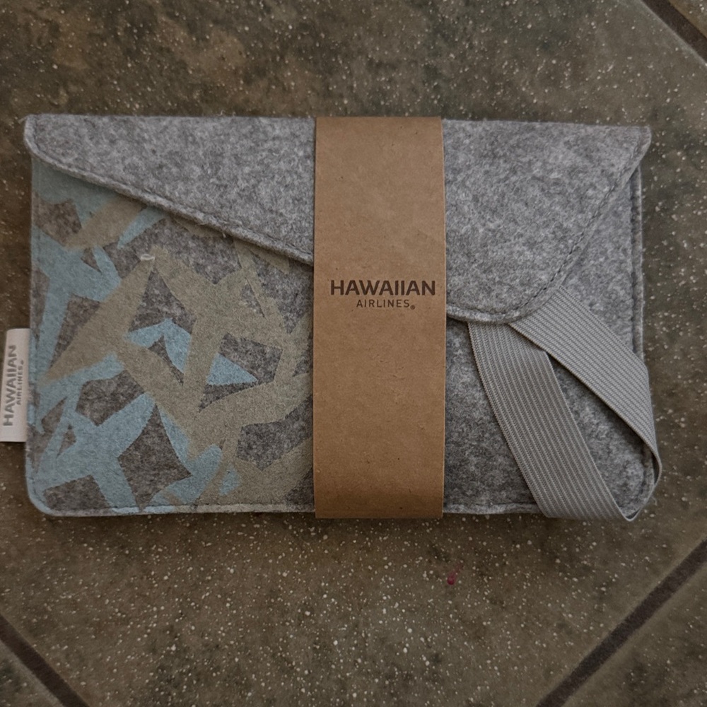 Noho home x Hawaiian Air Pouch